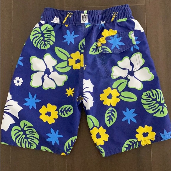 Wes and Willy Hibiscus Swim Trunk - Picture 3 of 5